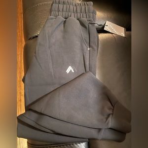 Alphalete black womens joggers in size M